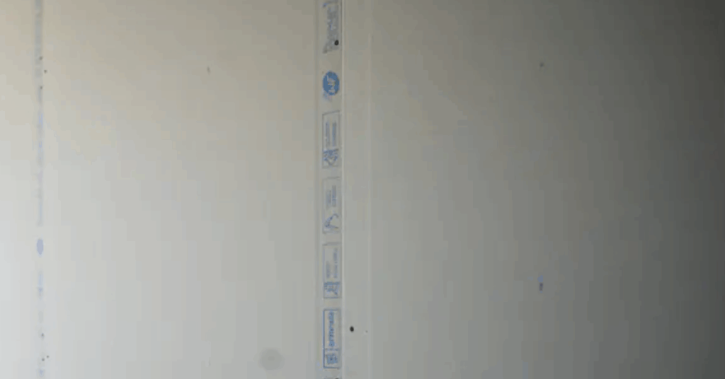 Comment renforcer un placo déjà posé